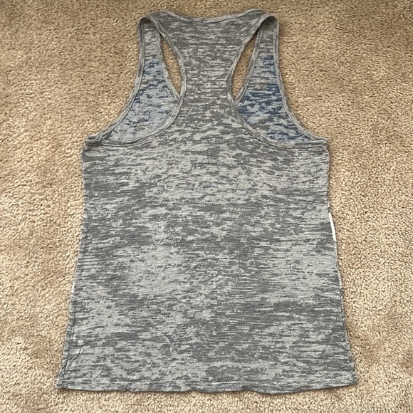 Charming Charlie Blue/white/gray stars & stripes razorback tank Sz S - Picture 4 of 4